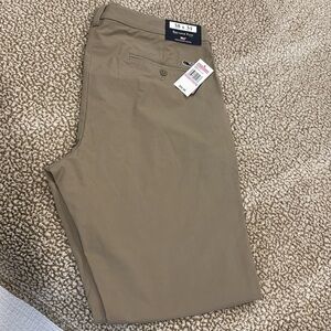 NWT Men’s Vineyard Vines Breaker Performance Pant in Khaki Size 38x34